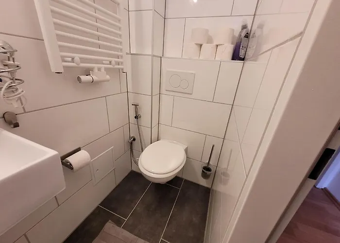 Aparthotel Leopoldauer With Air Conditioning
