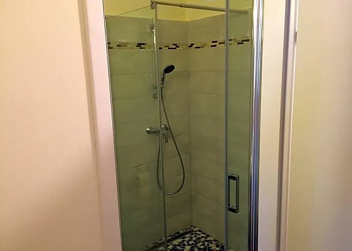 Aparthotel Leopoldauer With Air Conditioning 4*