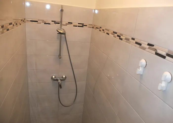 Aparthotel Leopoldauer With Air Conditioning 4*